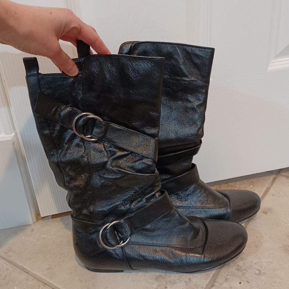 8.5 Steve Madden black slouchy skirt boots flats with functional straps retro